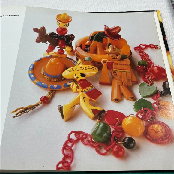 The Bakelite Jewelry Book - Picture 3 of 6